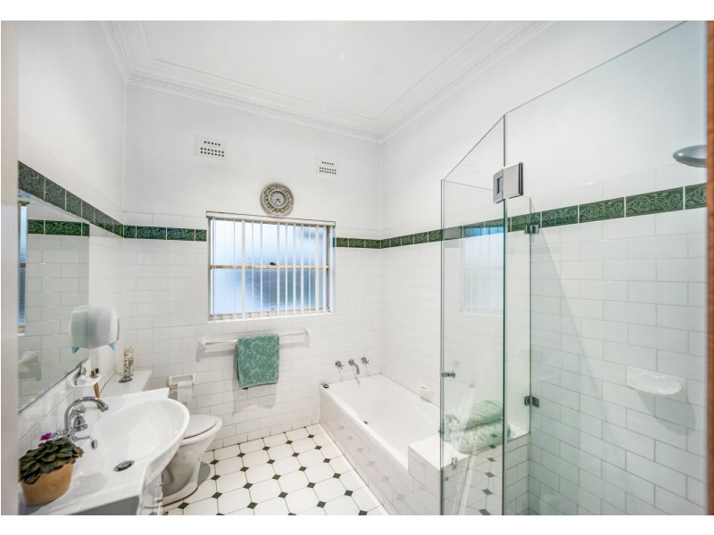 81 Ramsay Road, Picnic Point NSW 2213