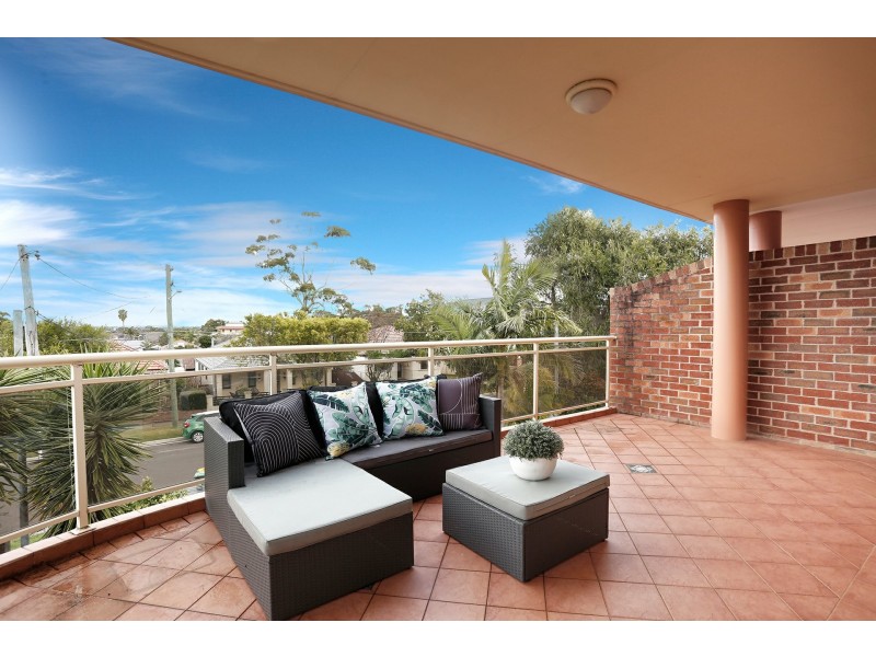 2/75 Chaseling Street, Greenacre NSW 2190