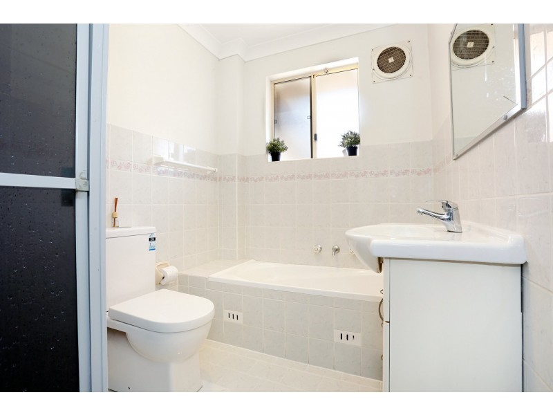 7/64 Cairds Avenue, Bankstown NSW 2200