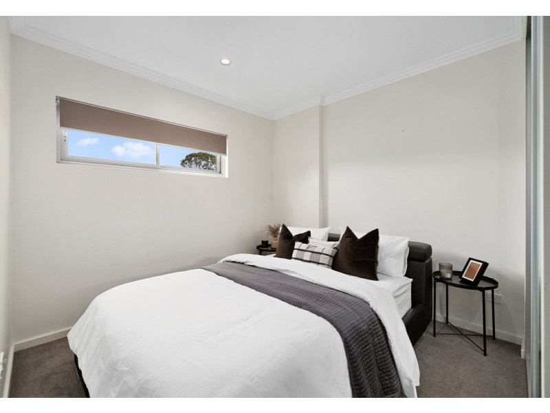 17 Maclaurin Ave, East Hills NSW 2213