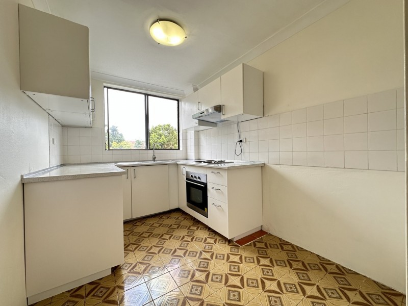 4/33-35 Sir Joseph Banks Street, Bankstown NSW 2200