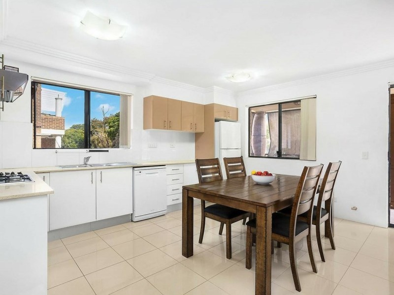 8/41 Cairds Avenue, Bankstown NSW 2200