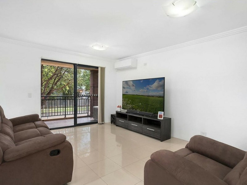8/41 Cairds Avenue, Bankstown NSW 2200