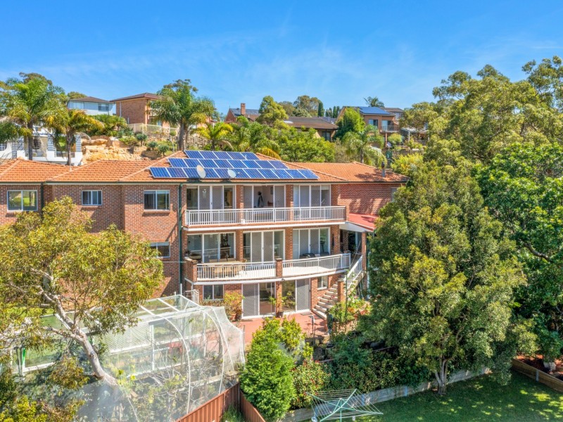 121 Blaxland Drive, Illawong NSW 2234