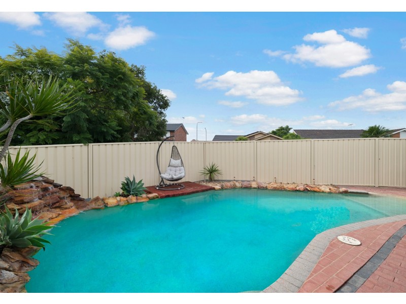 9 Diamontina Avenue, Kearns NSW 2558