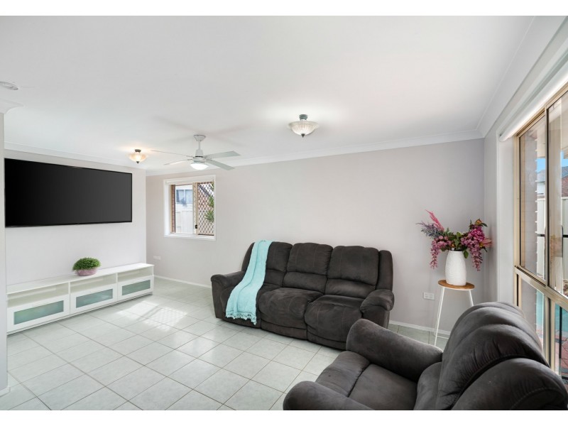 9 Diamontina Avenue, Kearns NSW 2558