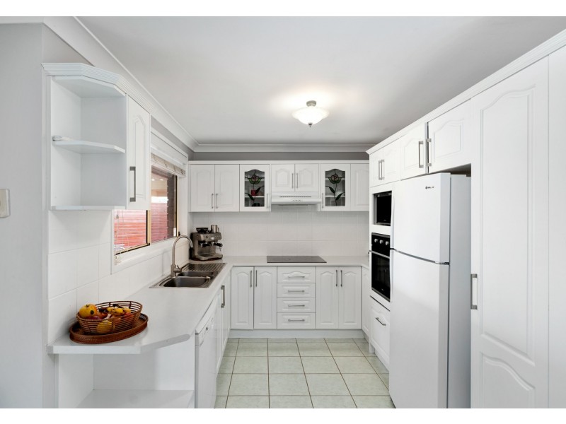 9 Diamontina Avenue, Kearns NSW 2558