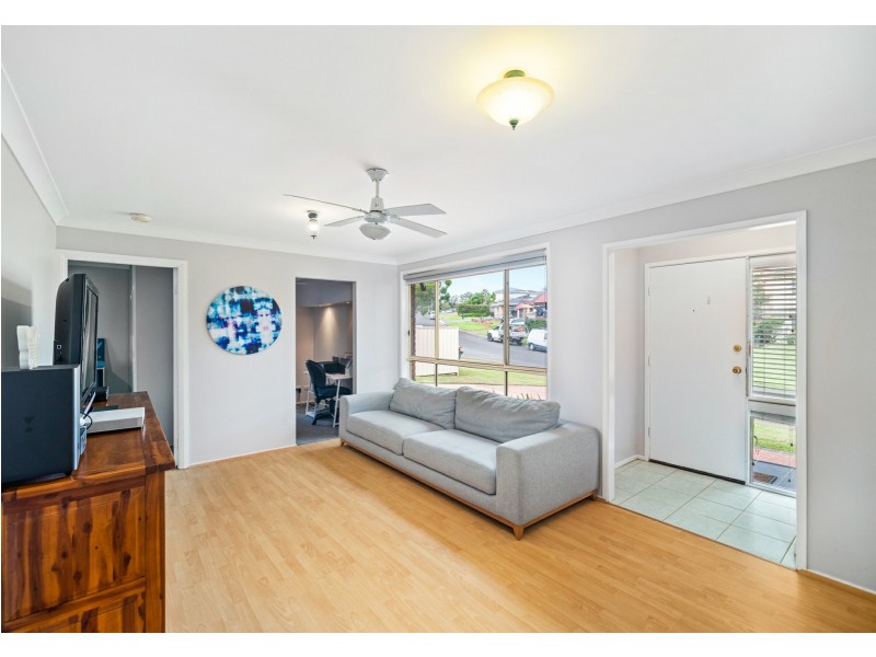 9 Diamontina Avenue, Kearns NSW 2558