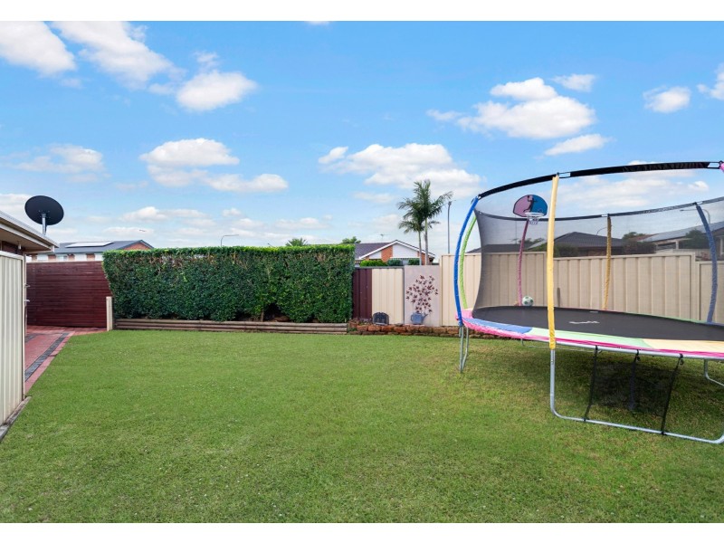 9 Diamontina Avenue, Kearns NSW 2558