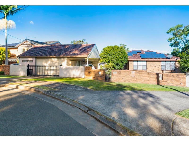 898-900 Henry Lawson Drive, Picnic Point NSW 2213