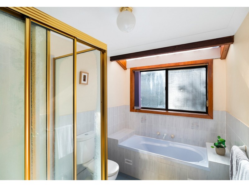 1 Cato Place, Illawong NSW 2234