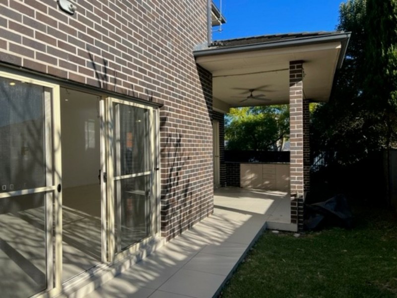 4a Beryl Place, Greenacre NSW 2190