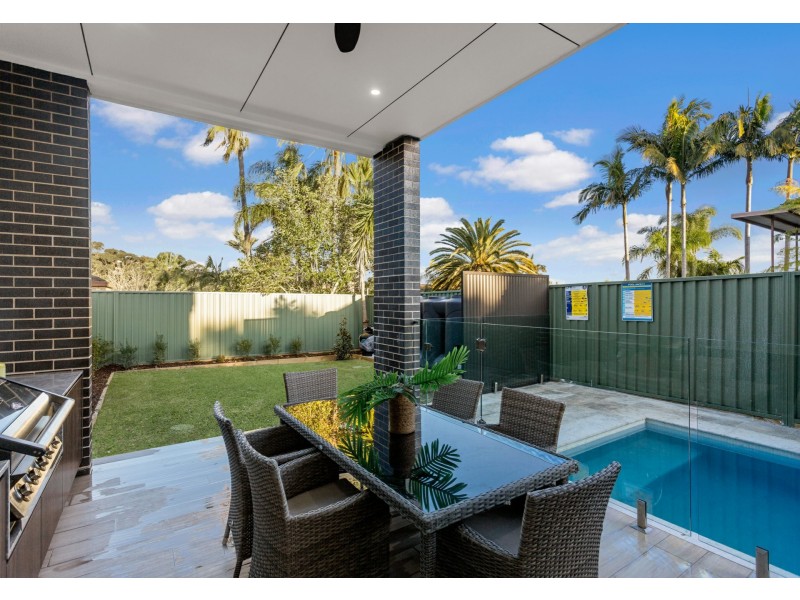 4 Riverside Avenue, Picnic Point NSW 2213
