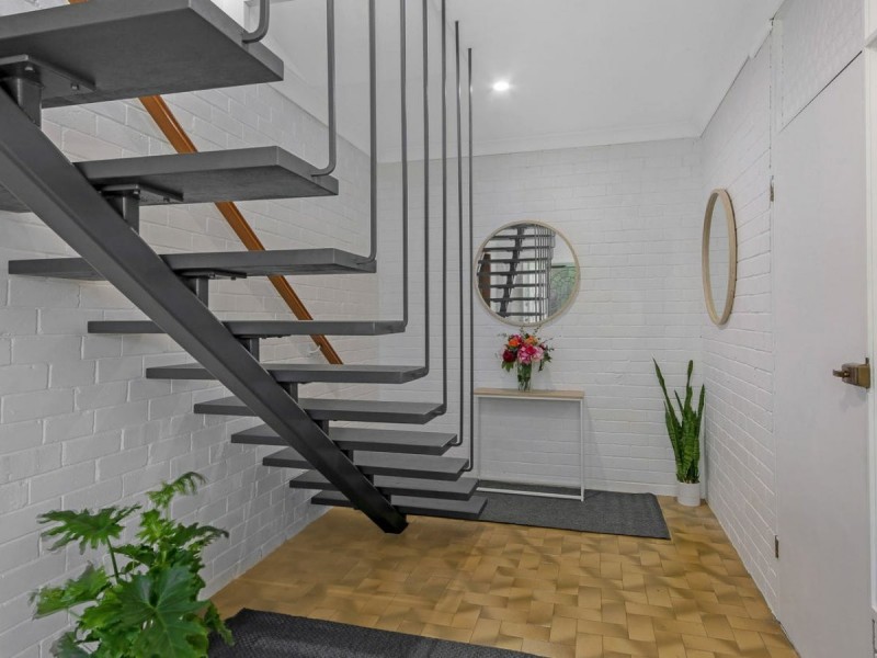 9 Yvonne Crescent, Georges Hall NSW 2198