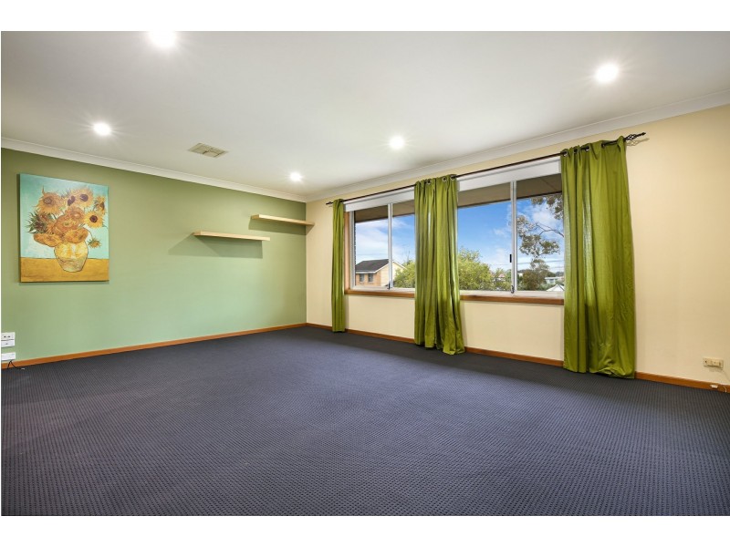 9 Yvonne Crescent, Georges Hall NSW 2198