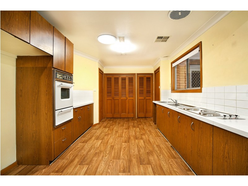 9 Yvonne Crescent, Georges Hall NSW 2198