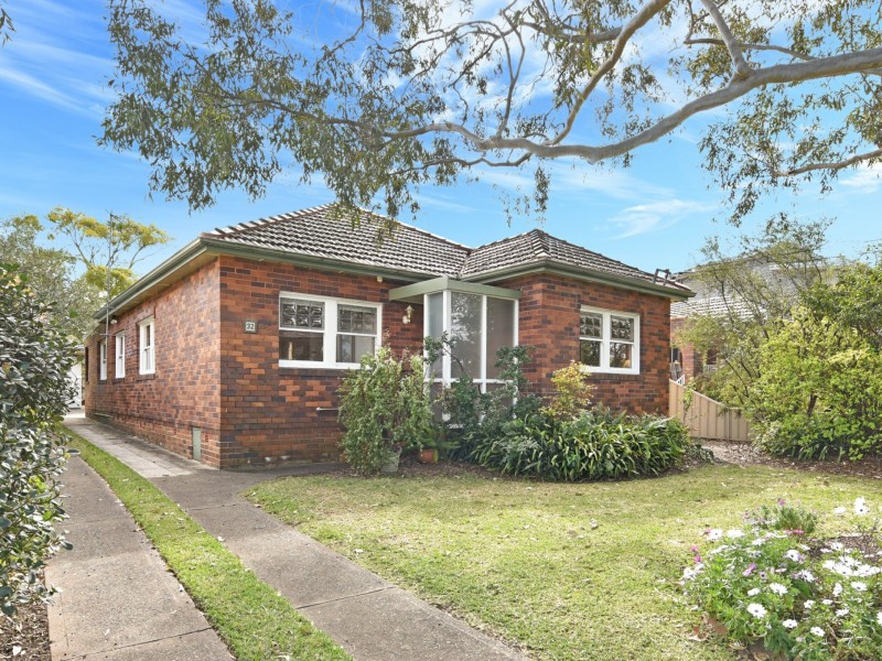 32 Carlton Parade, Punchbowl NSW 2196