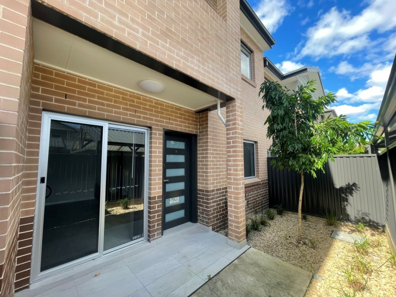 9/30-32 Third Avenue, Macquarie Fields NSW 2564