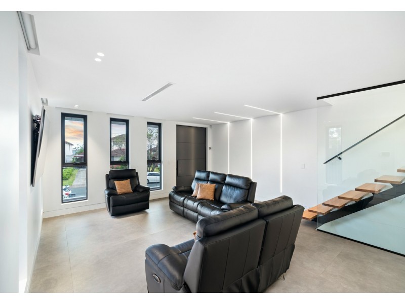 36a Sturt Avenue, Georges Hall NSW 2198