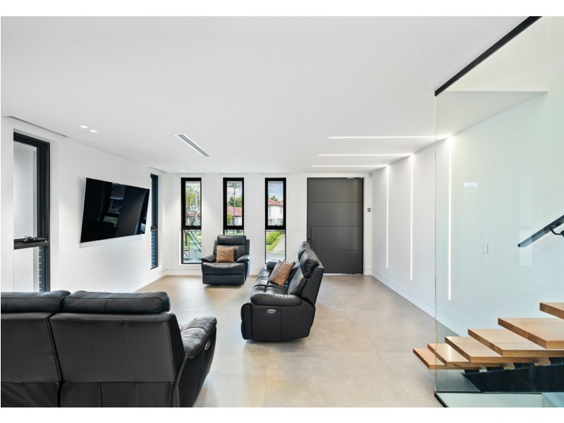 36a Sturt Avenue, Georges Hall NSW 2198