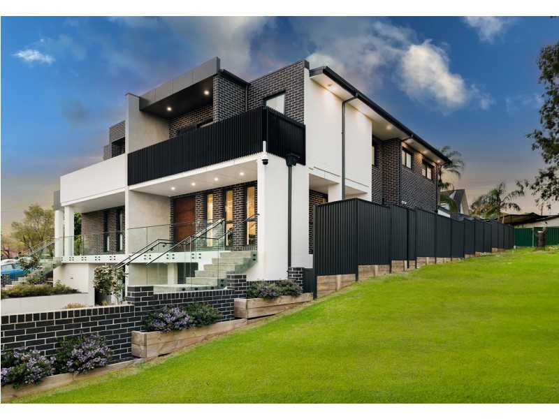 36a Sturt Avenue, Georges Hall NSW 2198