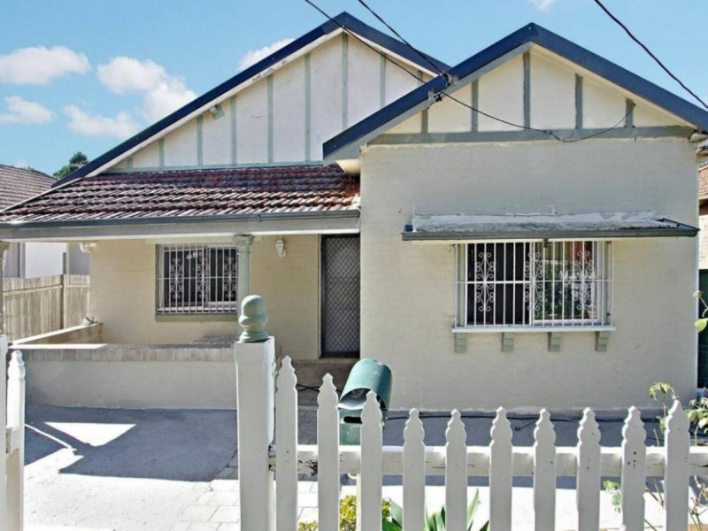 31 Lincoln Street, Campsie NSW 2194