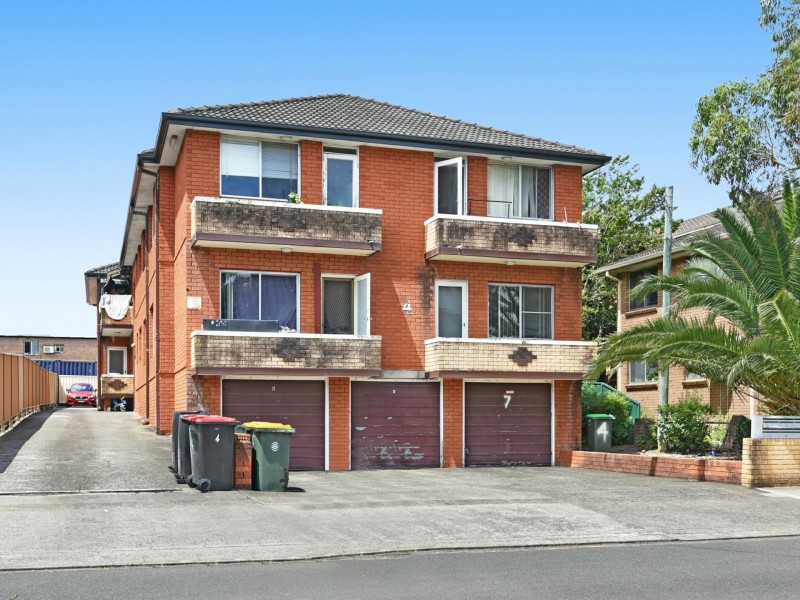 8/4 Denman Avenue, Wiley Park NSW 2195
