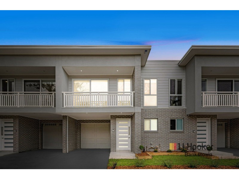 3/2 Strawberry Road, Casula NSW 2170