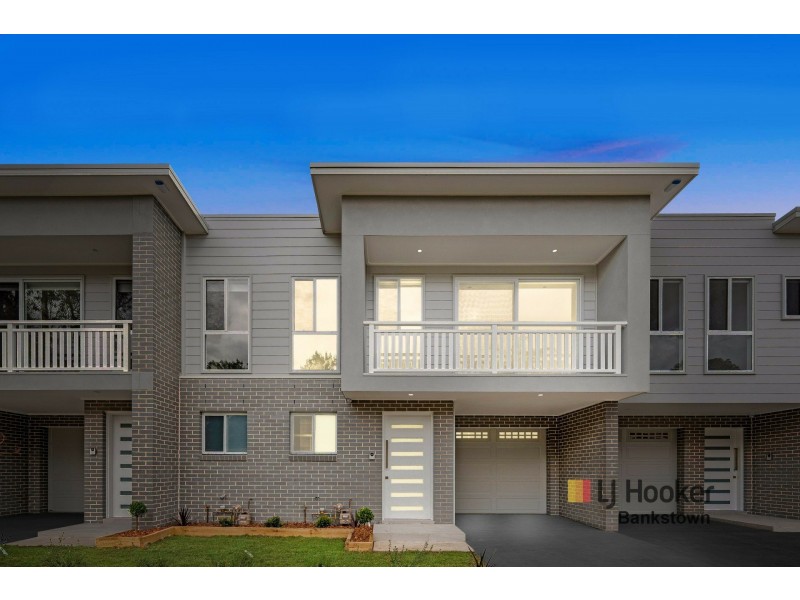 3/2 Strawberry Road, Casula NSW 2170