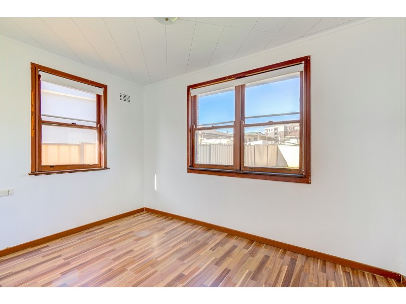 10 Bare Avenue, Lurnea NSW 2170