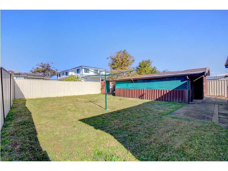 10 Bare Avenue, Lurnea NSW 2170