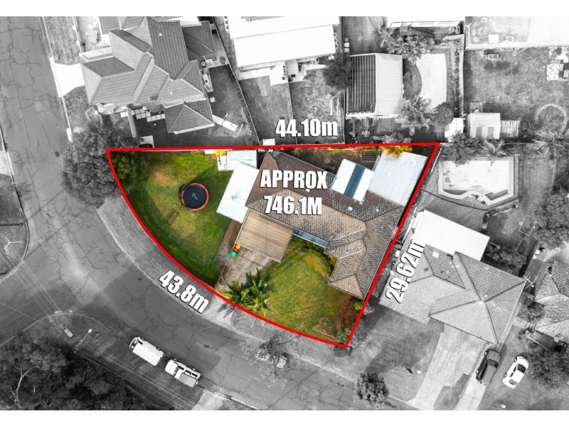 14 Lincoln Road, Georges Hall NSW 2198