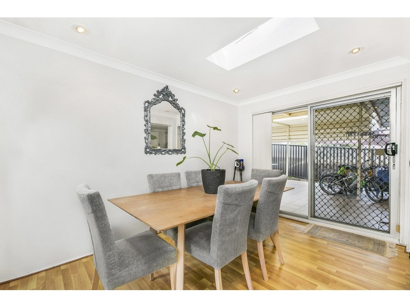 14 Lincoln Road, Georges Hall NSW 2198