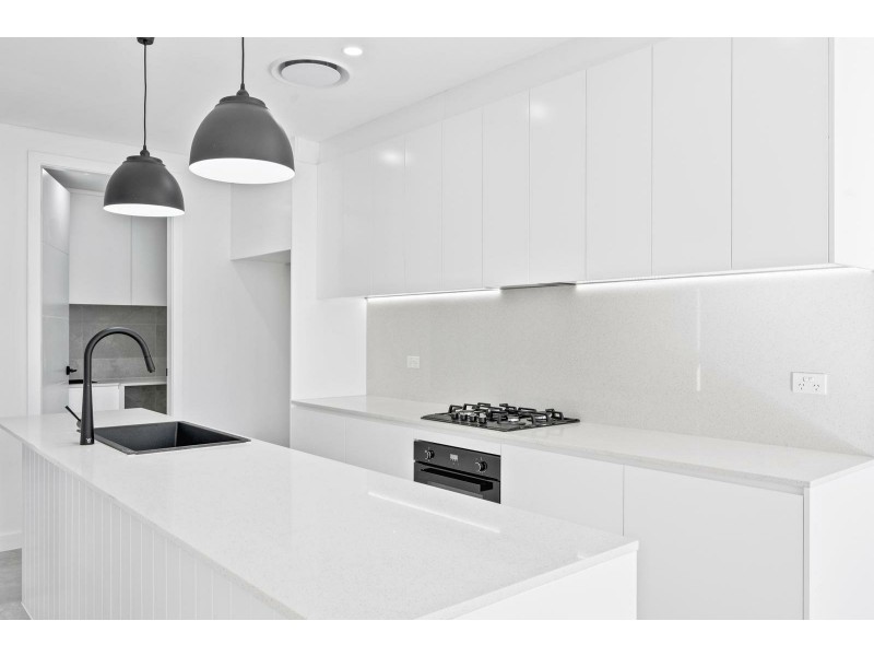 2/32 Lucas Avenue, Moorebank NSW 2170