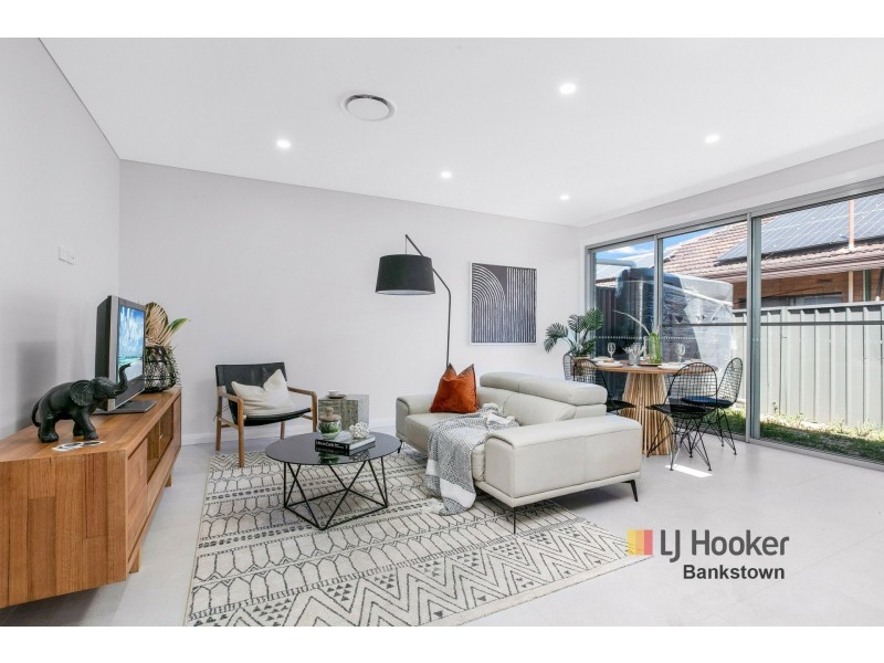 4/6 Kalimna Street, Moorebank NSW 2170