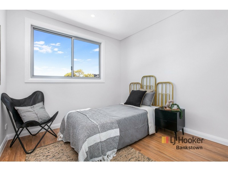4/6 Kalimna Street, Moorebank NSW 2170