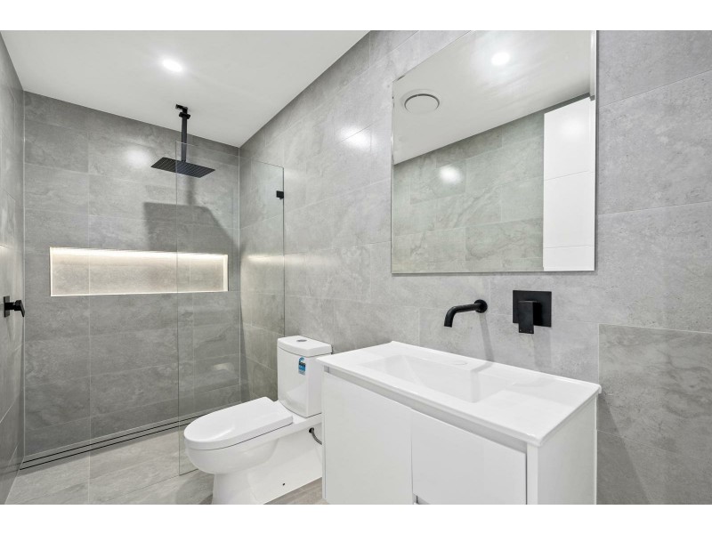 4/32 Lucas Avenue, Moorebank NSW 2170