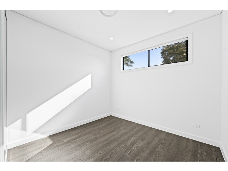 4/32 Lucas Avenue, Moorebank NSW 2170