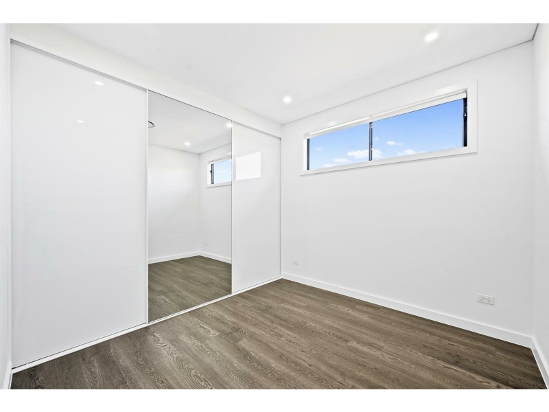 4/32 Lucas Avenue, Moorebank NSW 2170