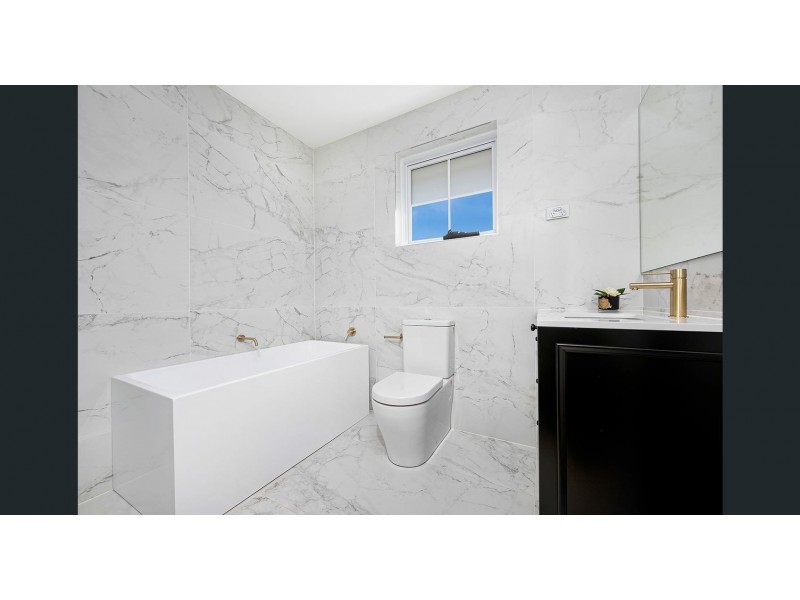 71B Bungarra Crescent, Chipping Norton NSW 2170