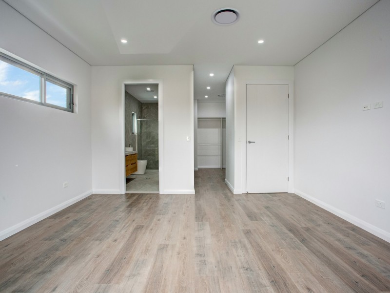 38 Oak Drive, Georges Hall NSW 2198