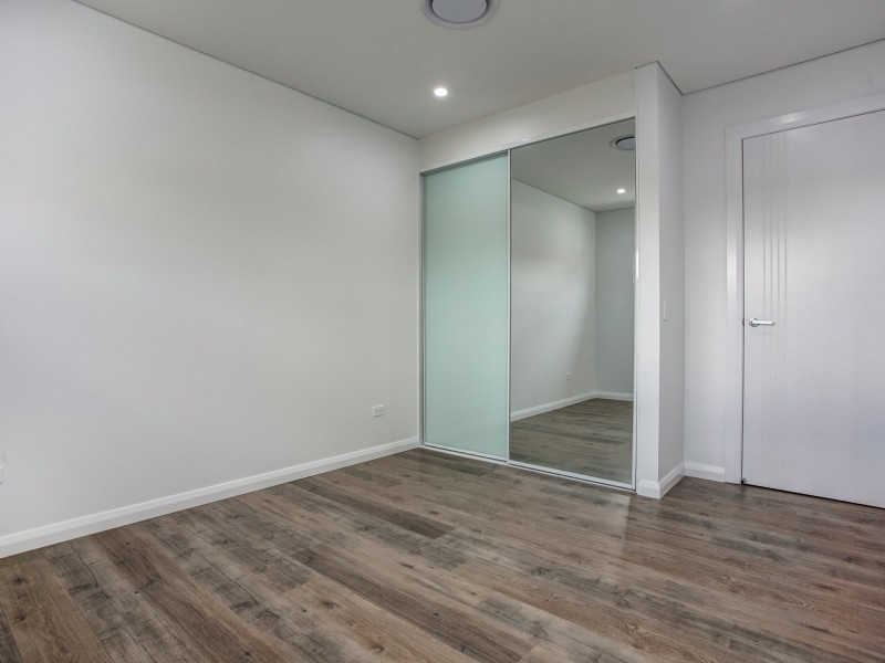 38 Oak Drive, Georges Hall NSW 2198