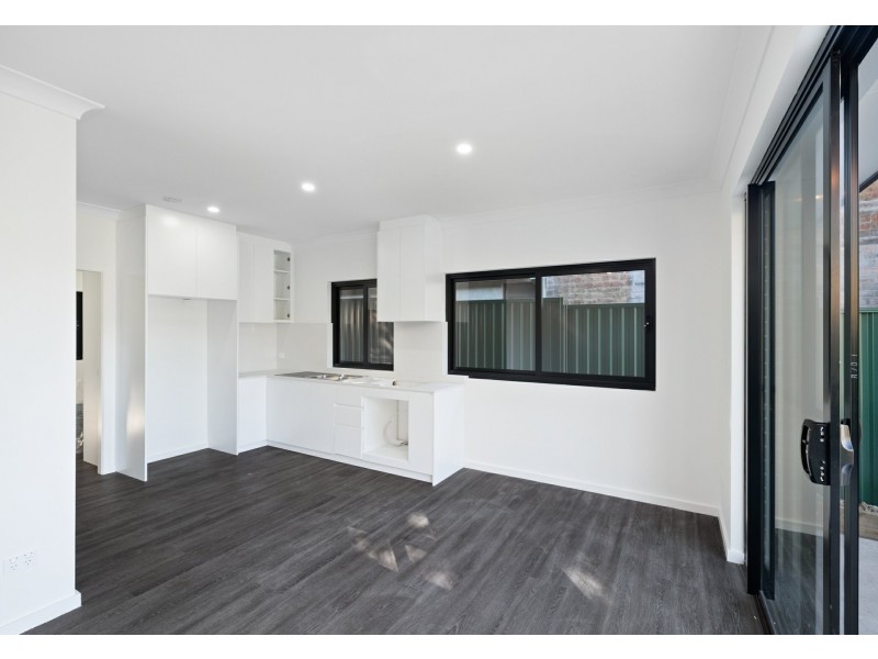 1/9 Monash Avenue, East Hills NSW 2213