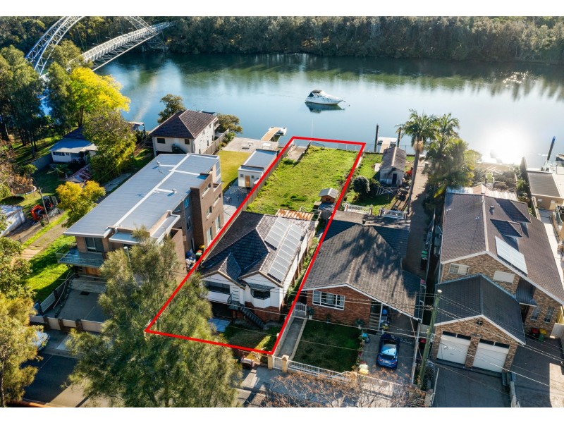 532 Henry Lawson Drive, East Hills NSW 2213