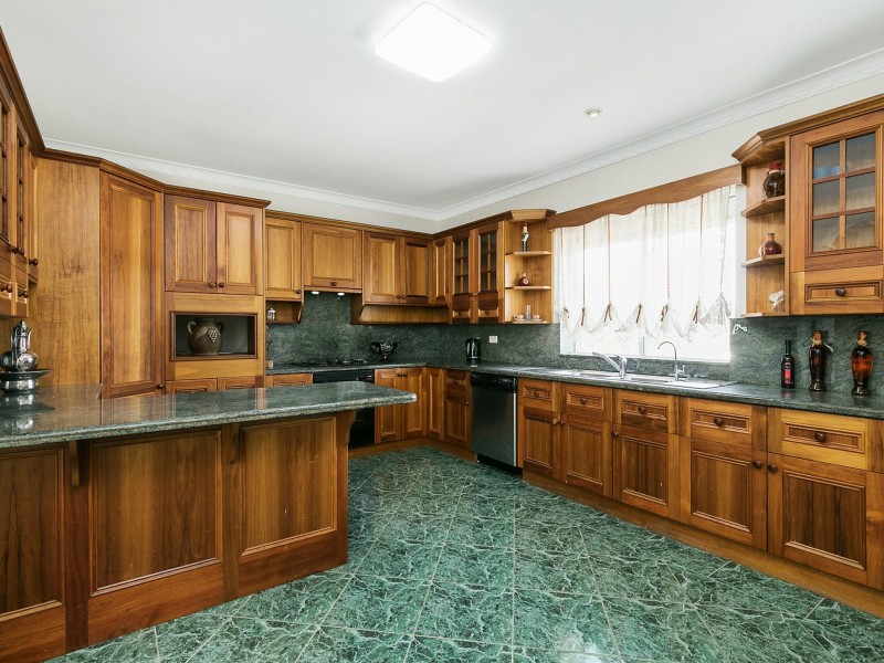 30 Cumberland Avenue, Georges Hall NSW 2198