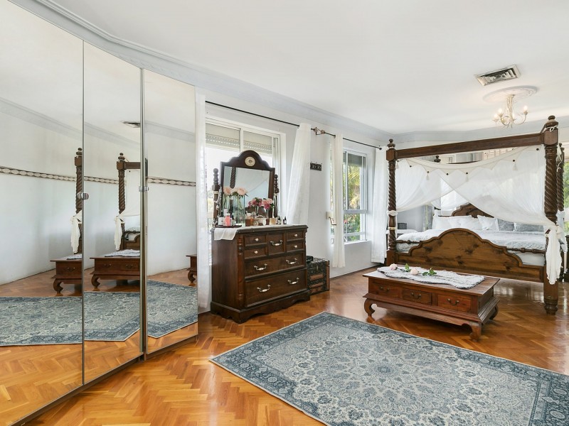 30 Cumberland Avenue, Georges Hall NSW 2198