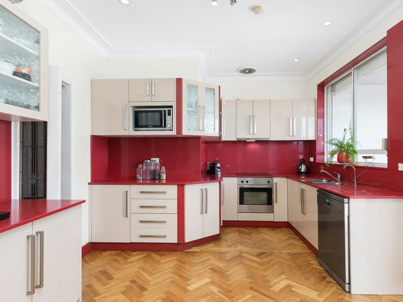 30 Cumberland Avenue, Georges Hall NSW 2198