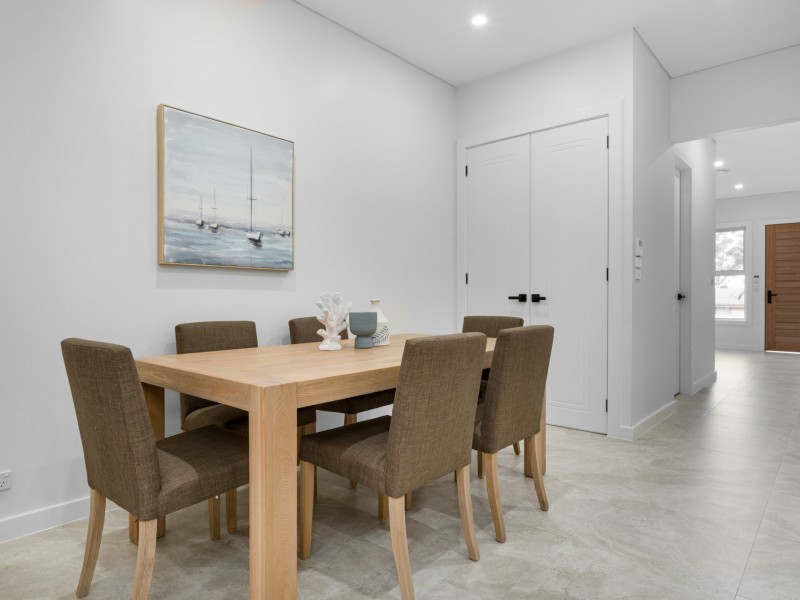 2/39 Bangalow avenue, Chipping Norton NSW 2170
