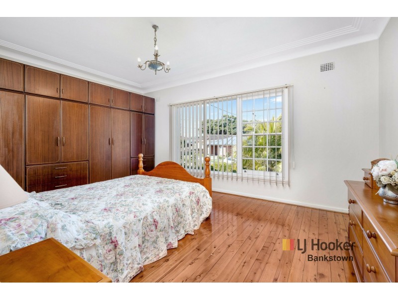 16 Gregory Crescent, Beverly Hills NSW 2209