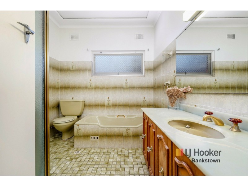 16 Gregory Crescent, Beverly Hills NSW 2209